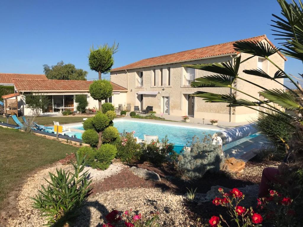 Bed and Breakfast A La Gloriette Neuville-du-Poitou Esterno foto