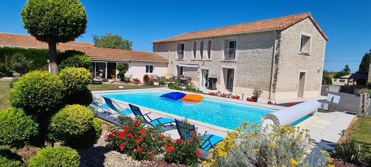Bed and Breakfast A La Gloriette Neuville-du-Poitou Esterno foto