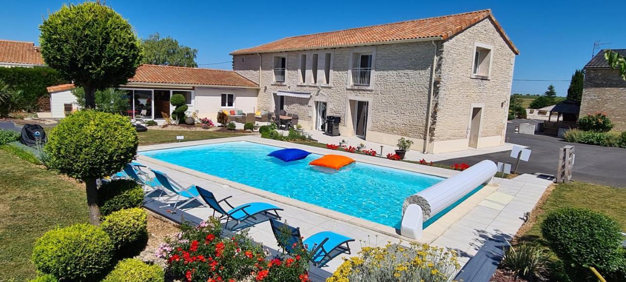 Bed and Breakfast A La Gloriette Neuville-du-Poitou Esterno foto